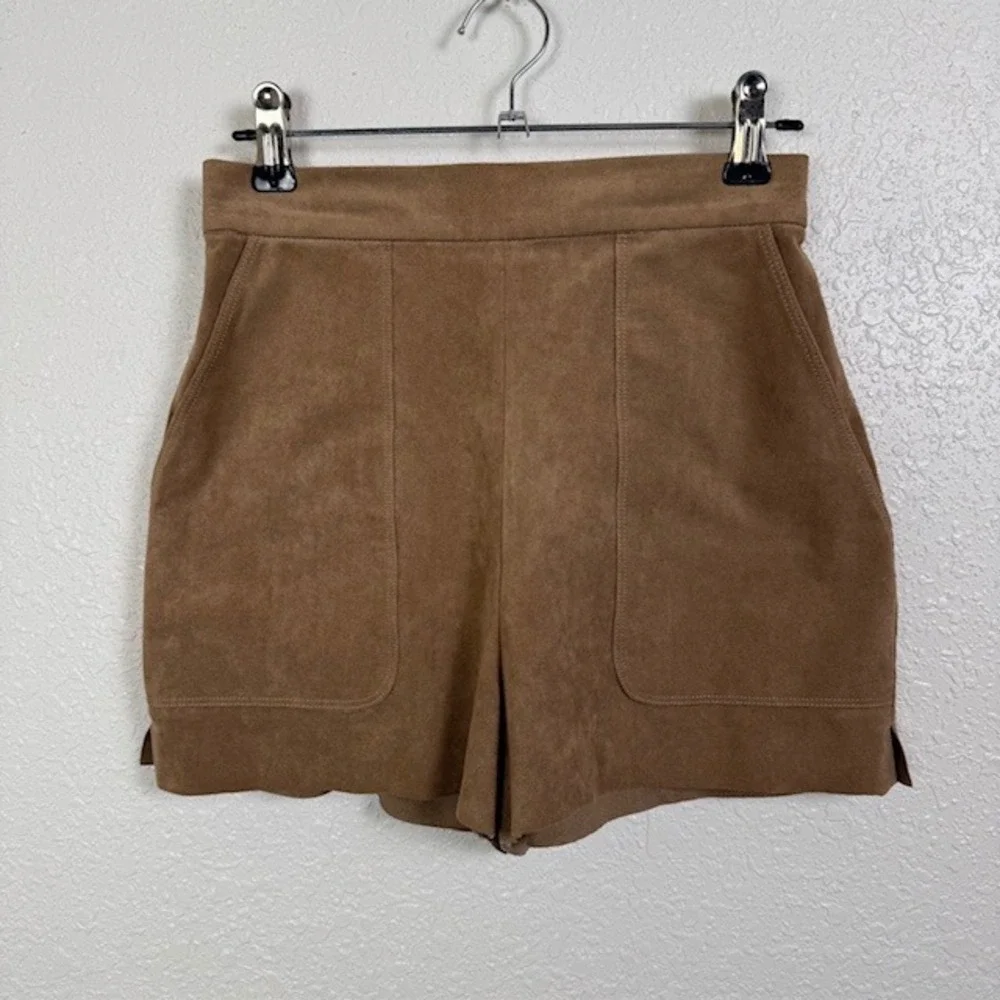 Aritzia Wilfred Bossier High-Waisted Vegan Faux Suede Shorts Natural Tan Size XS